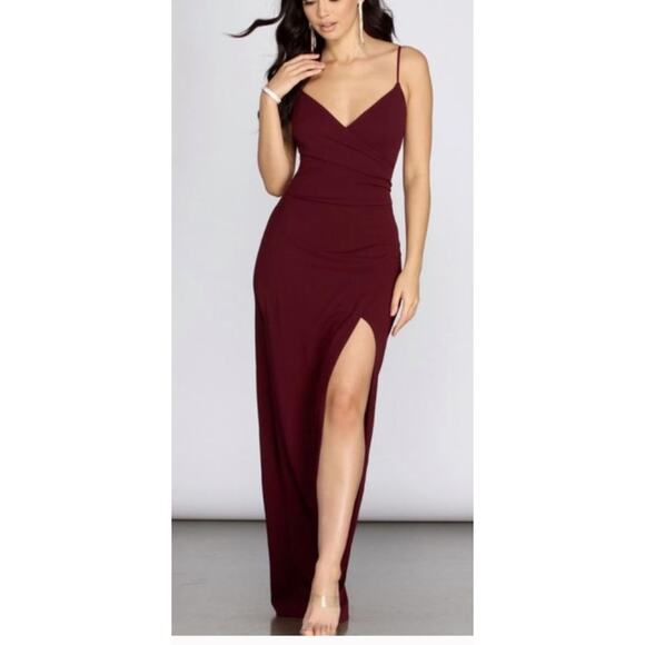 Windsor medium maxi wine burgundy side slit formal NWOT - Picture 1 of 11